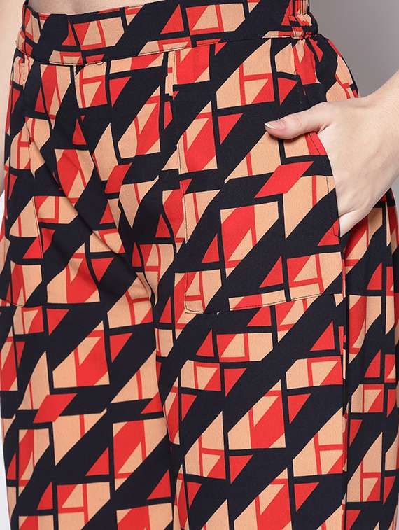 printed crop top & trouser set  - 18081076 -  Standard Image - 3