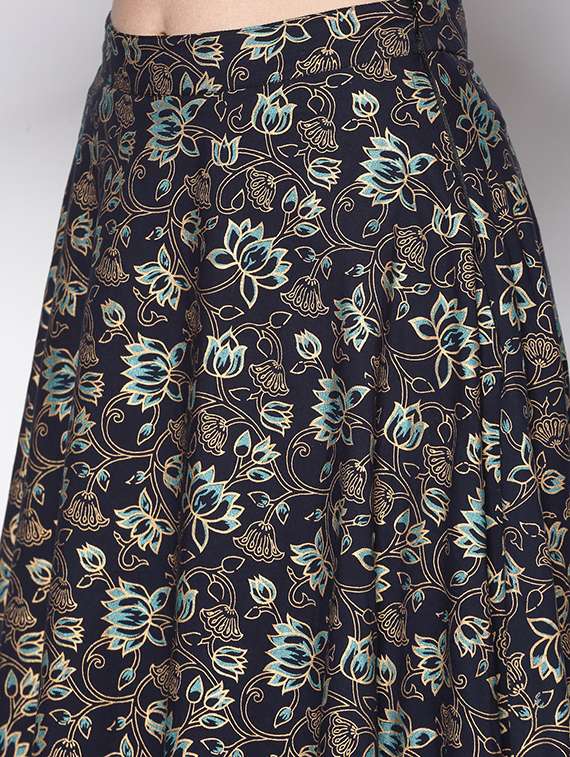 black cotton flared lehenga - 18081209 -  Standard Image - 3