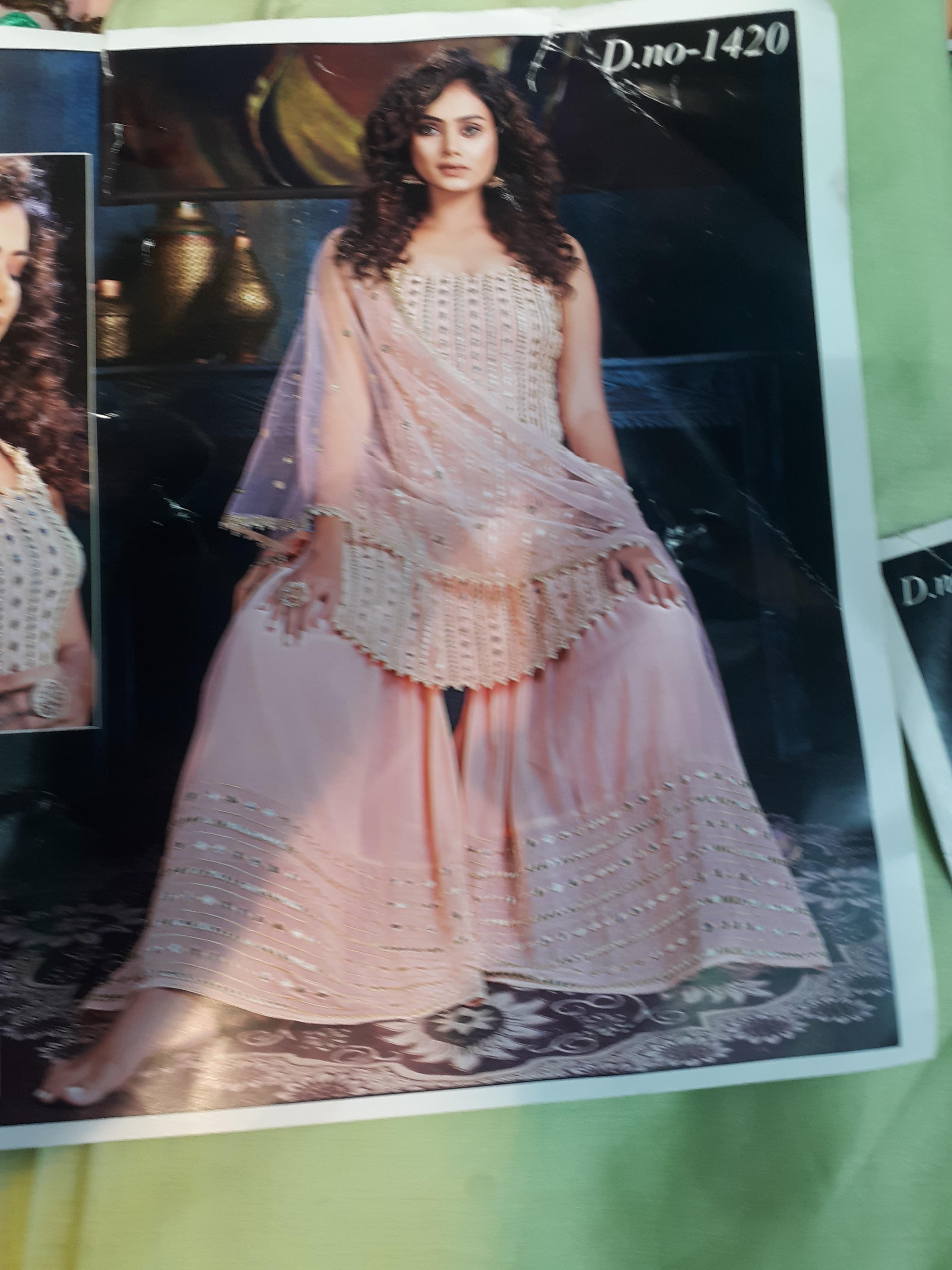 ladies suit  - 18082239 -  Zoom Image - 0