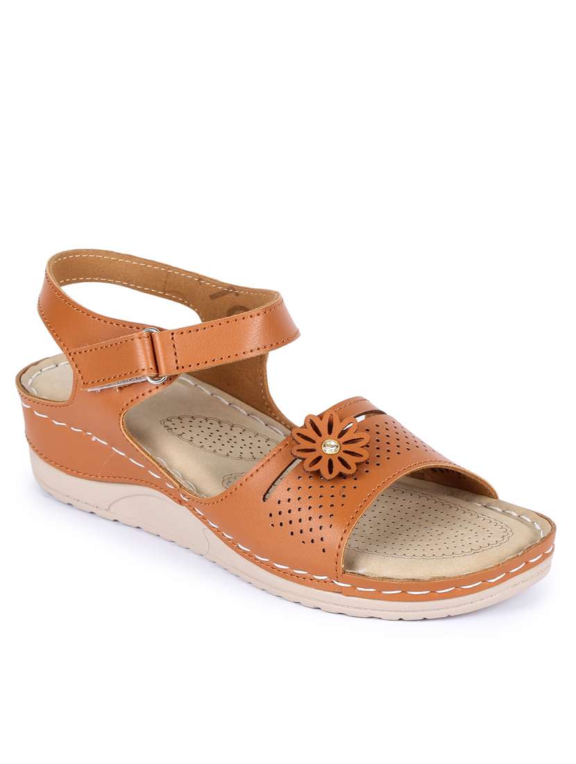 tan back strap wedge - 18110115 - Zoom Image - 0