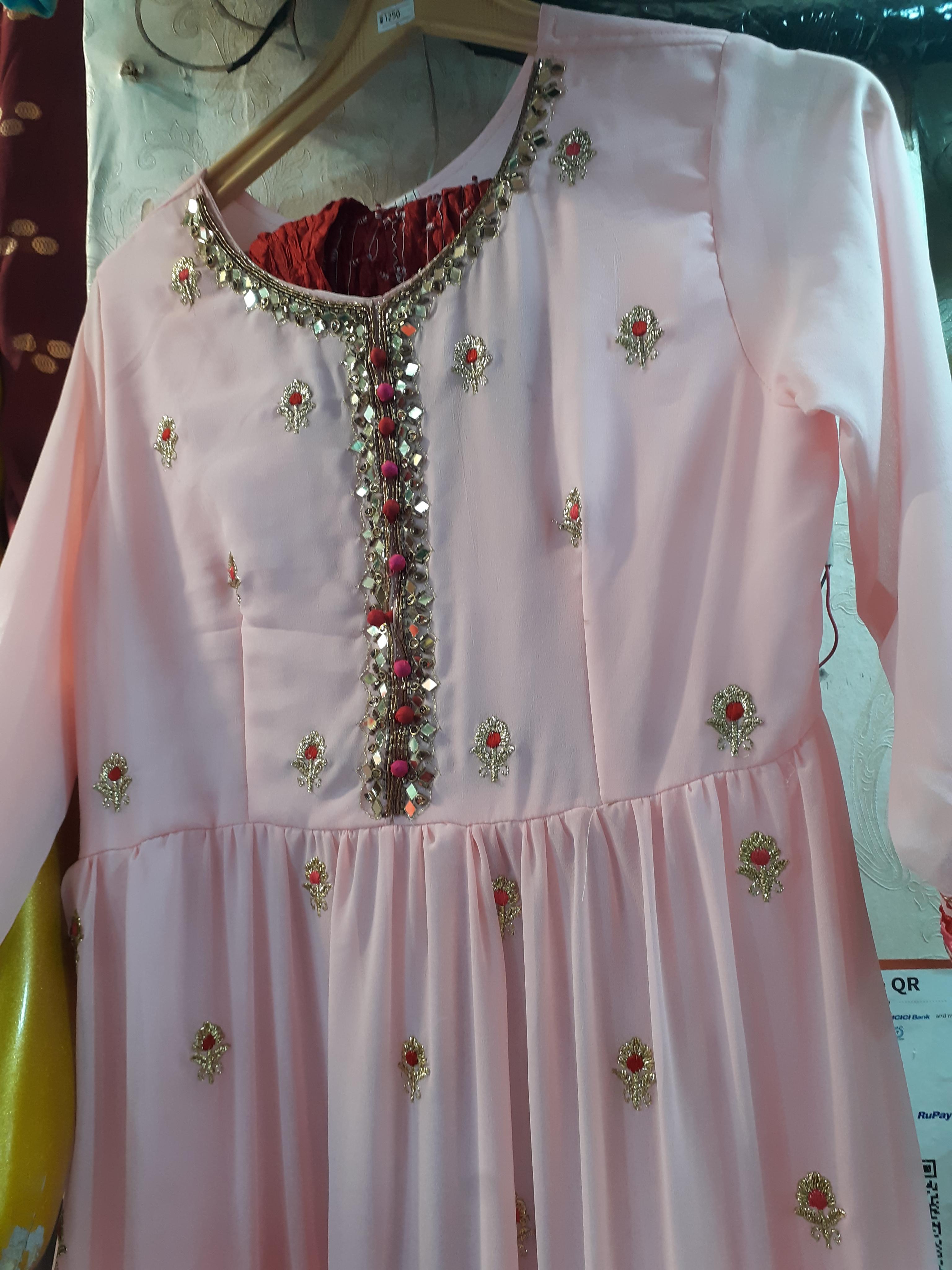 ladies dress - 18120340 - Zoom Image - 0