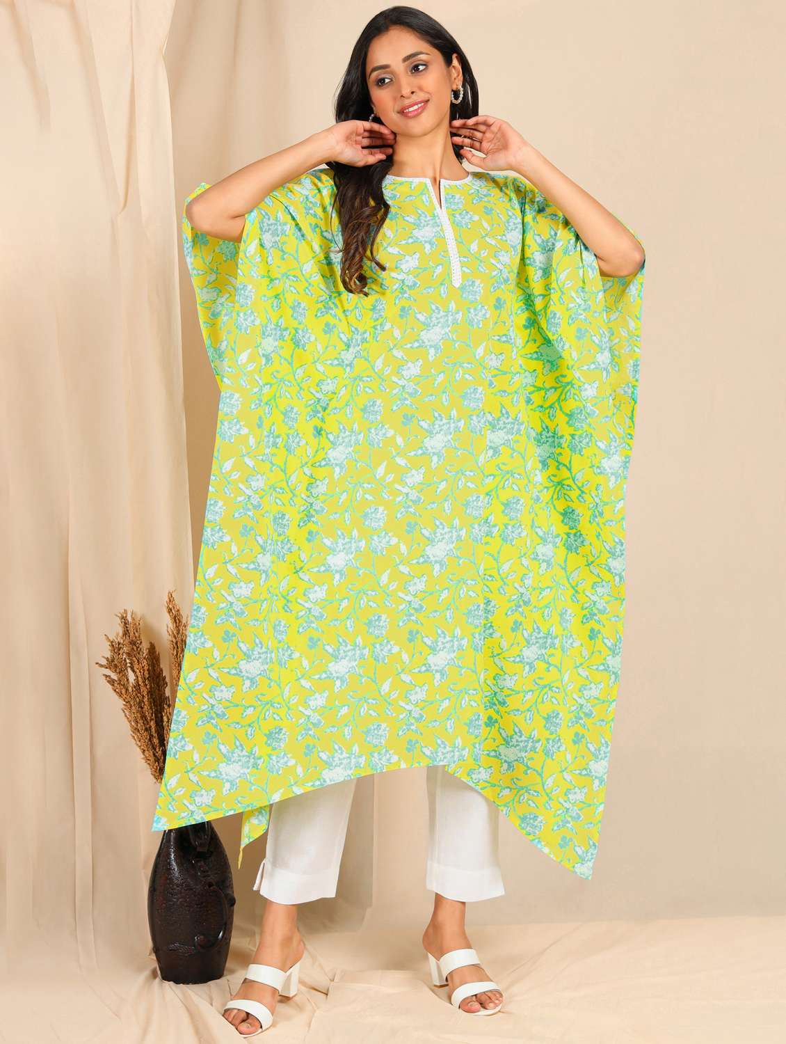 yellow cotton kaftan kurta - 18140764 - Zoom Image - 0