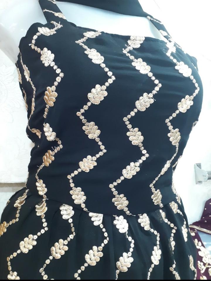 ladies suit - 18141156 - Zoom Image - 0