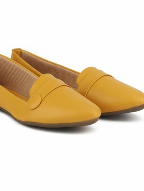 yellow formal shoes - 18145081 - Standard Image - 0
