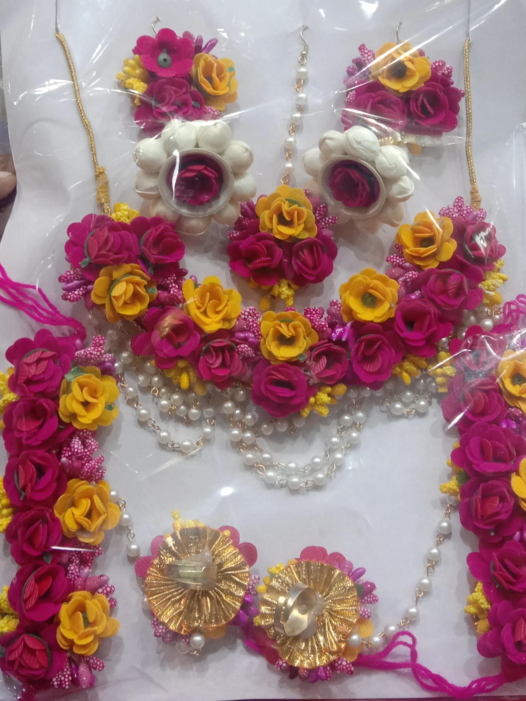 velvet degianer neckless - 18151039 - Zoom Image - 0