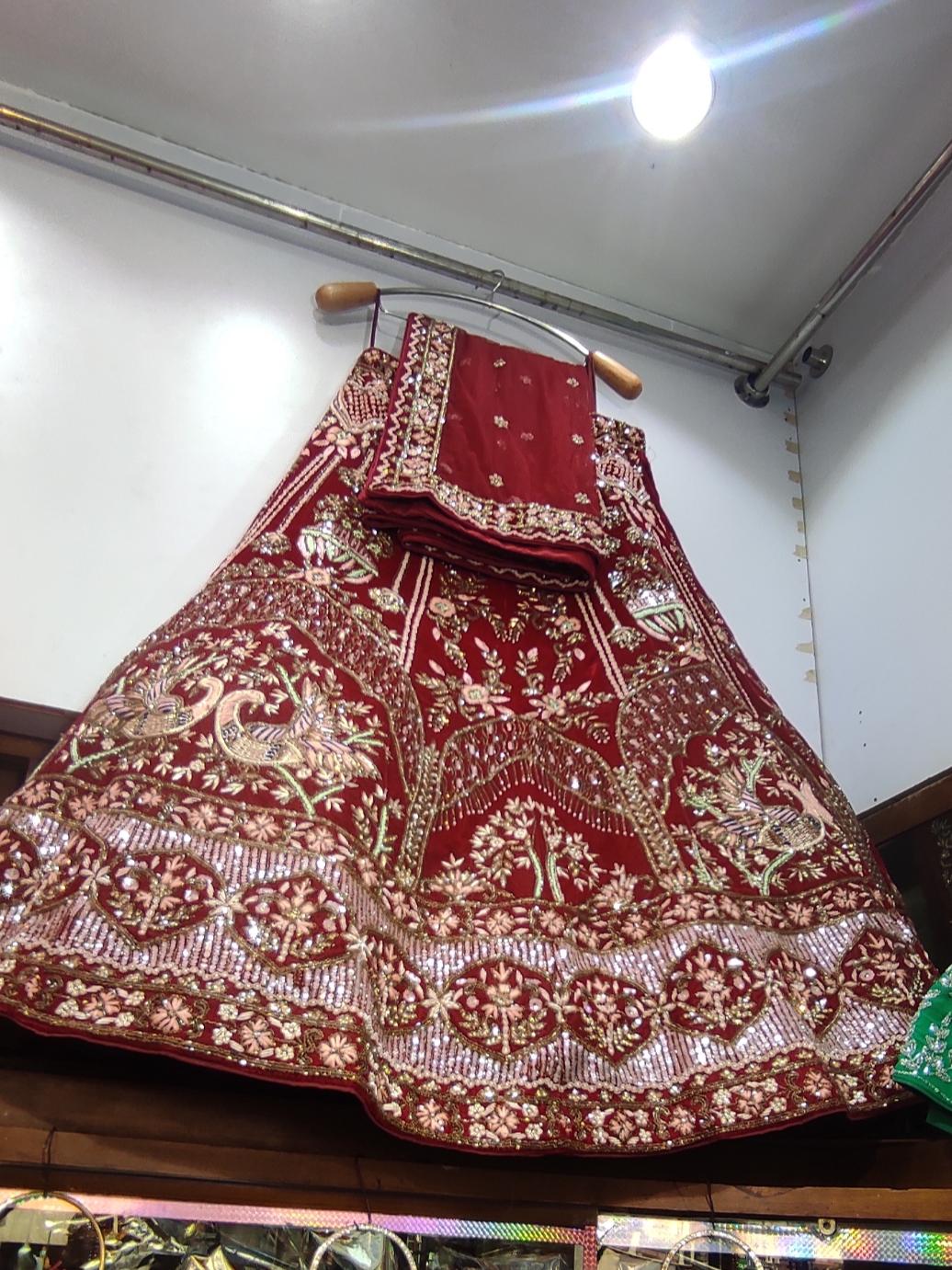 red velvet lehengha - 18151252 - Zoom Image - 0