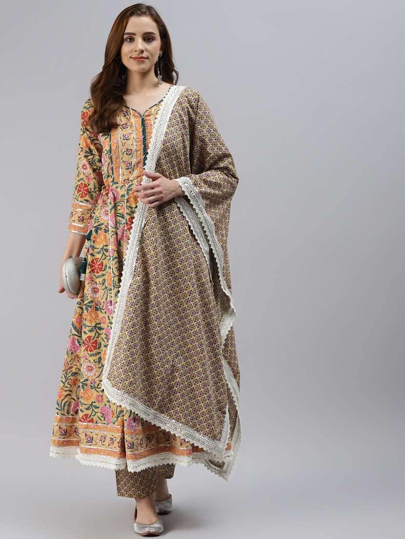 women three quarter sleeve kurta pant with dupatta set - 18160267 - Standard Image - 3