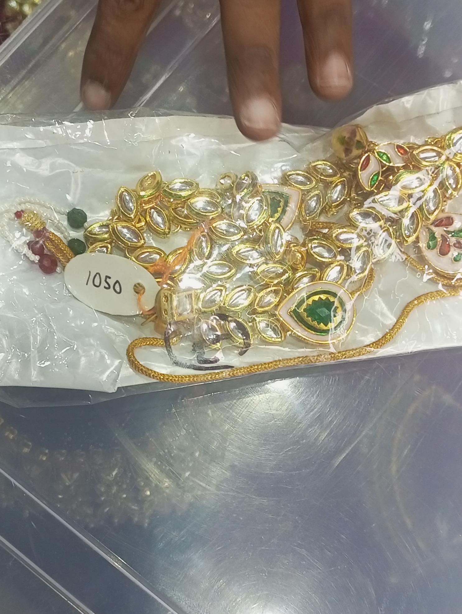 jewellery  - 18165036 -  Zoom Image - 0