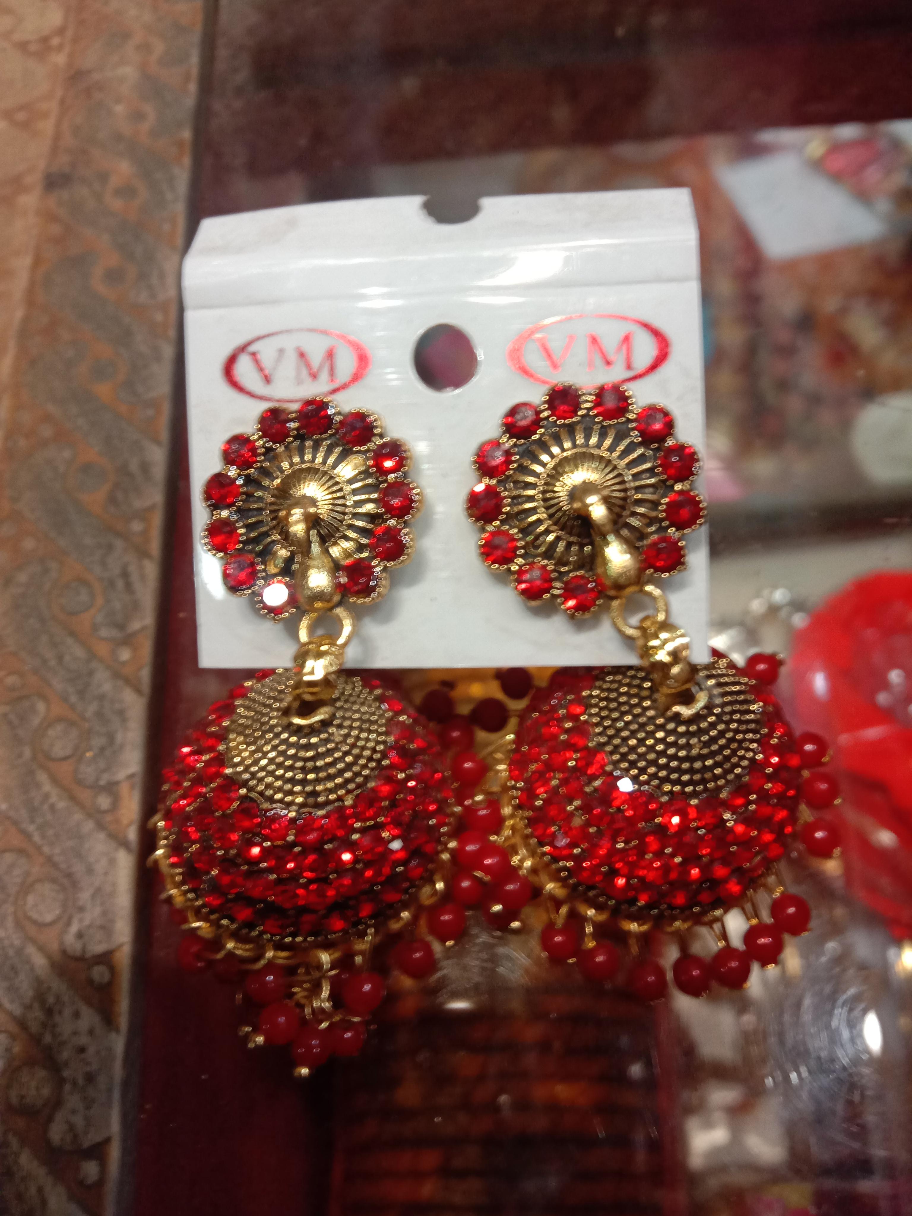 earings  - 18165545 -  Zoom Image - 0