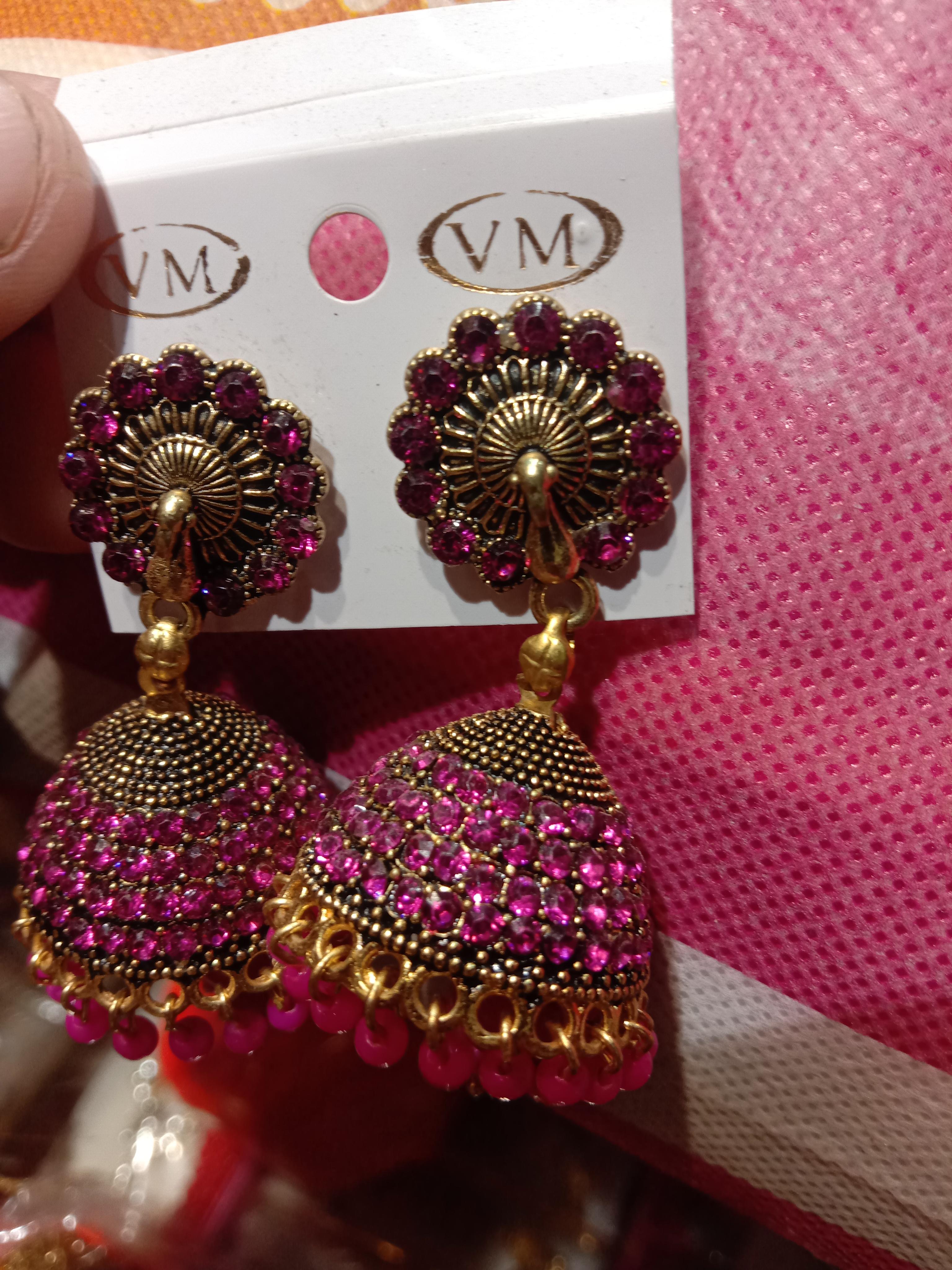 earings  - 18165546 -  Zoom Image - 0