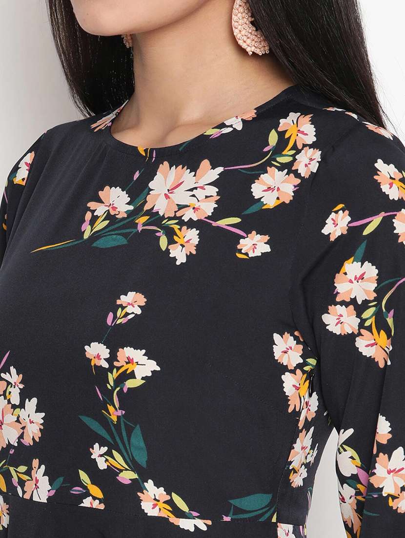 round-neck printed maxi dress - 18170388 - Standard Image - 3