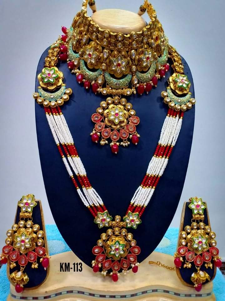 complete bridal set.  - 18174480 -  Zoom Image - 0