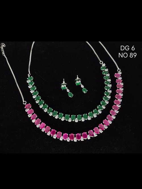 jewellery set  - 18179229 -  Standard Image - 0
