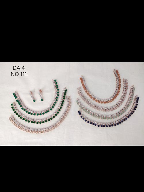 jewellery set  - 18179305 -  Standard Image - 0