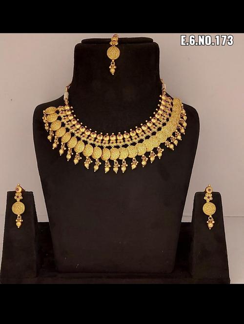 necklace  - 18181579 -  Standard Image - 0