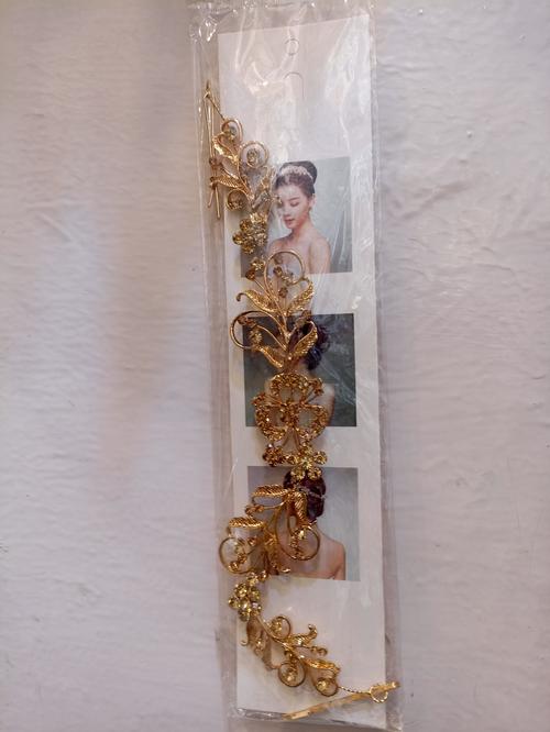 good looking hair band with gold - 18184168 - Standard Image - 0