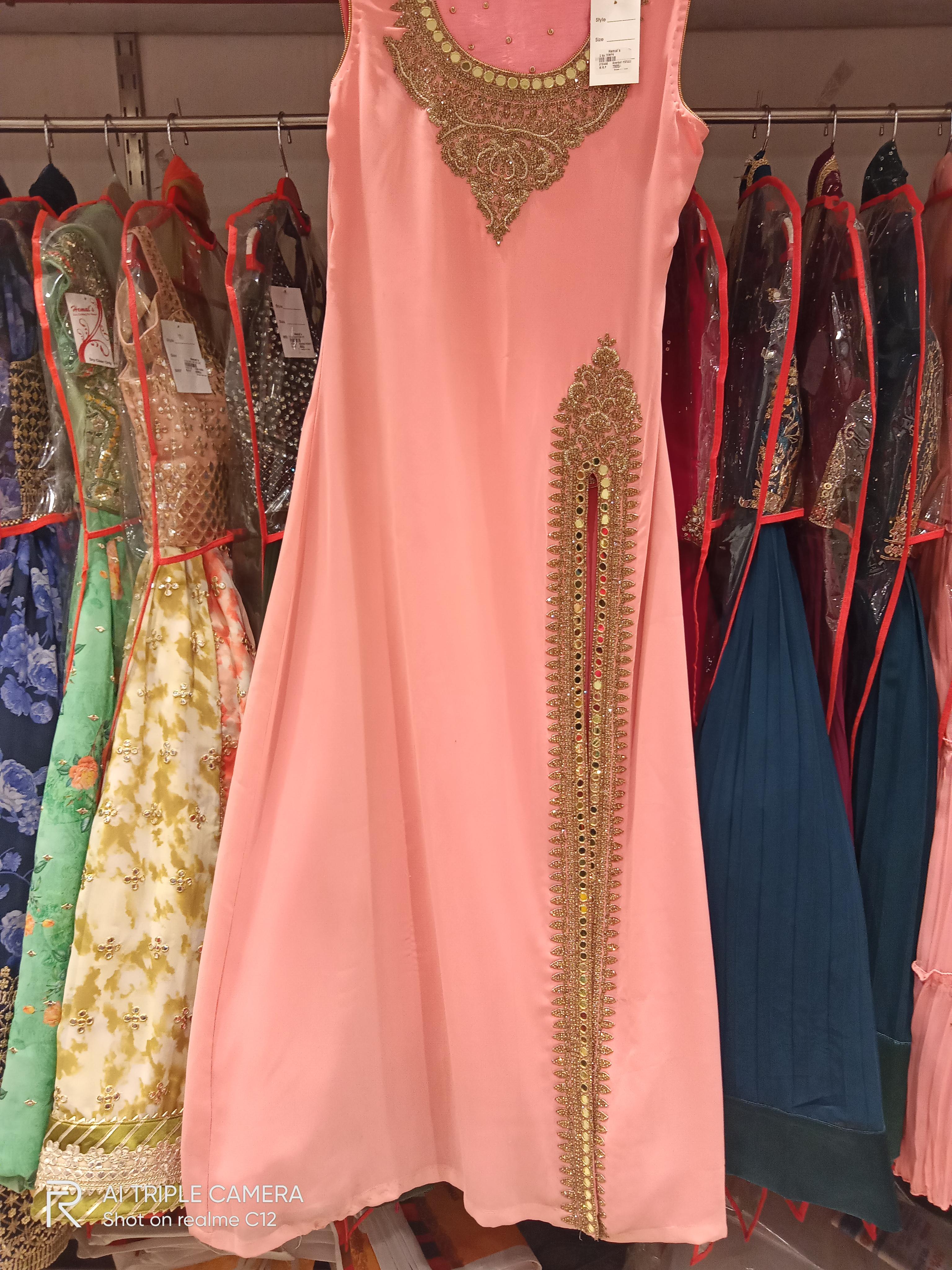 one pic. suit georgette - 18184730 - Zoom Image - 0