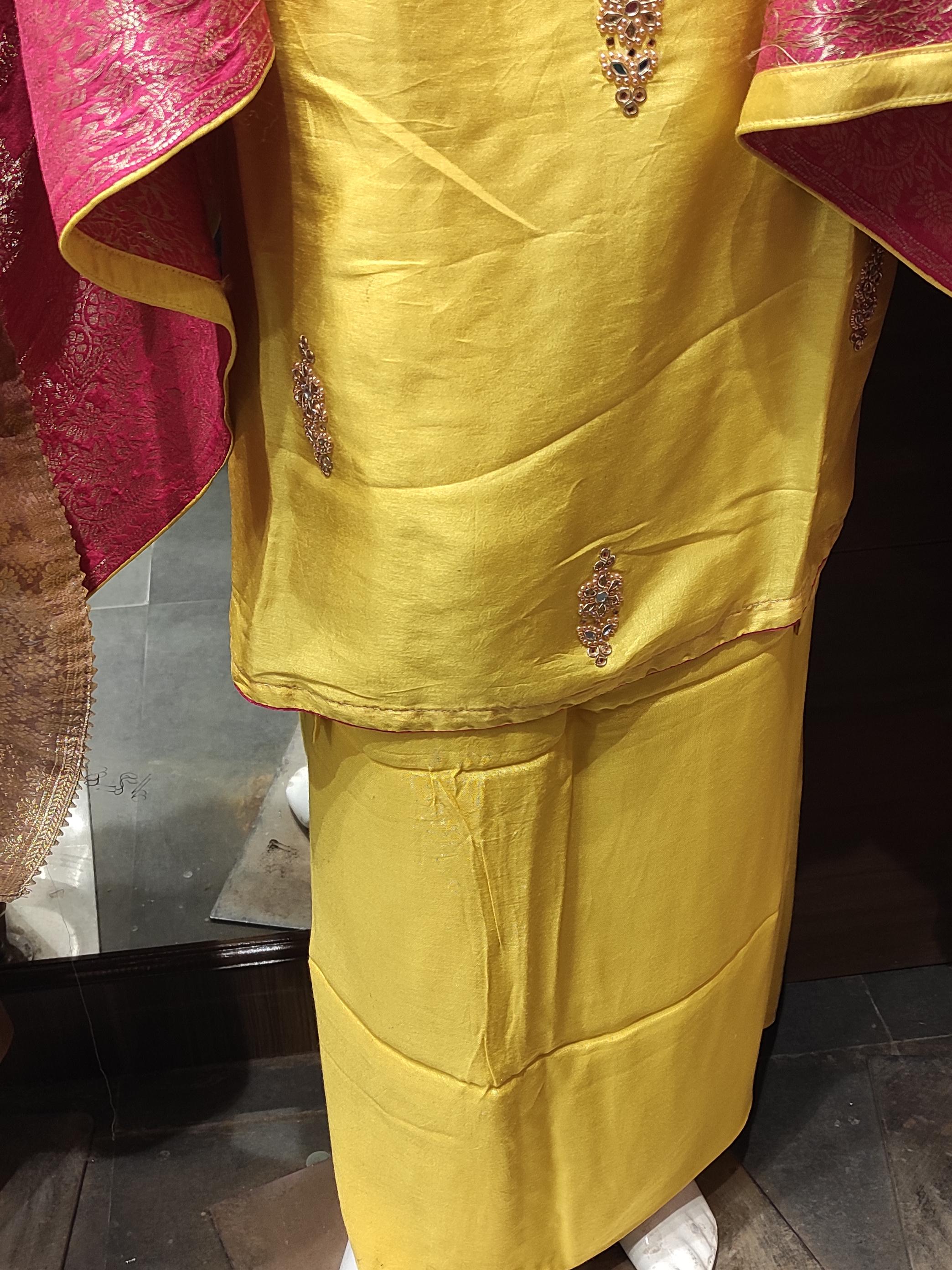 understand suit  - 18185026 -  Zoom Image - 0