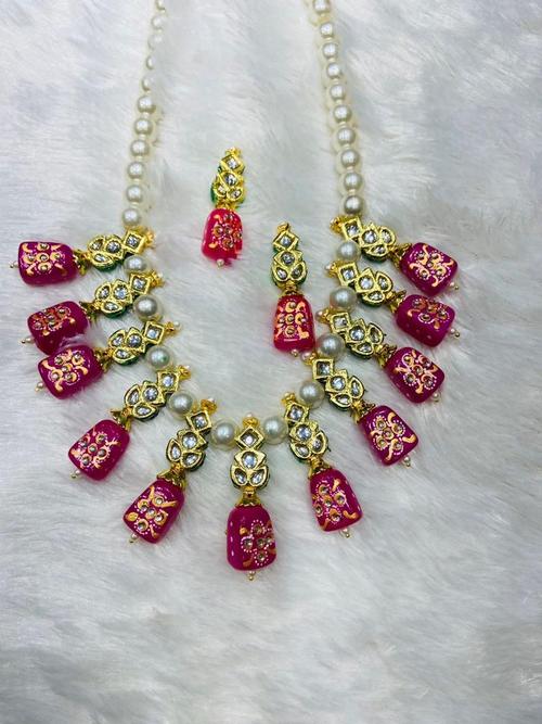 fancy neaclaces with earring - 18186162 - Standard Image - 0
