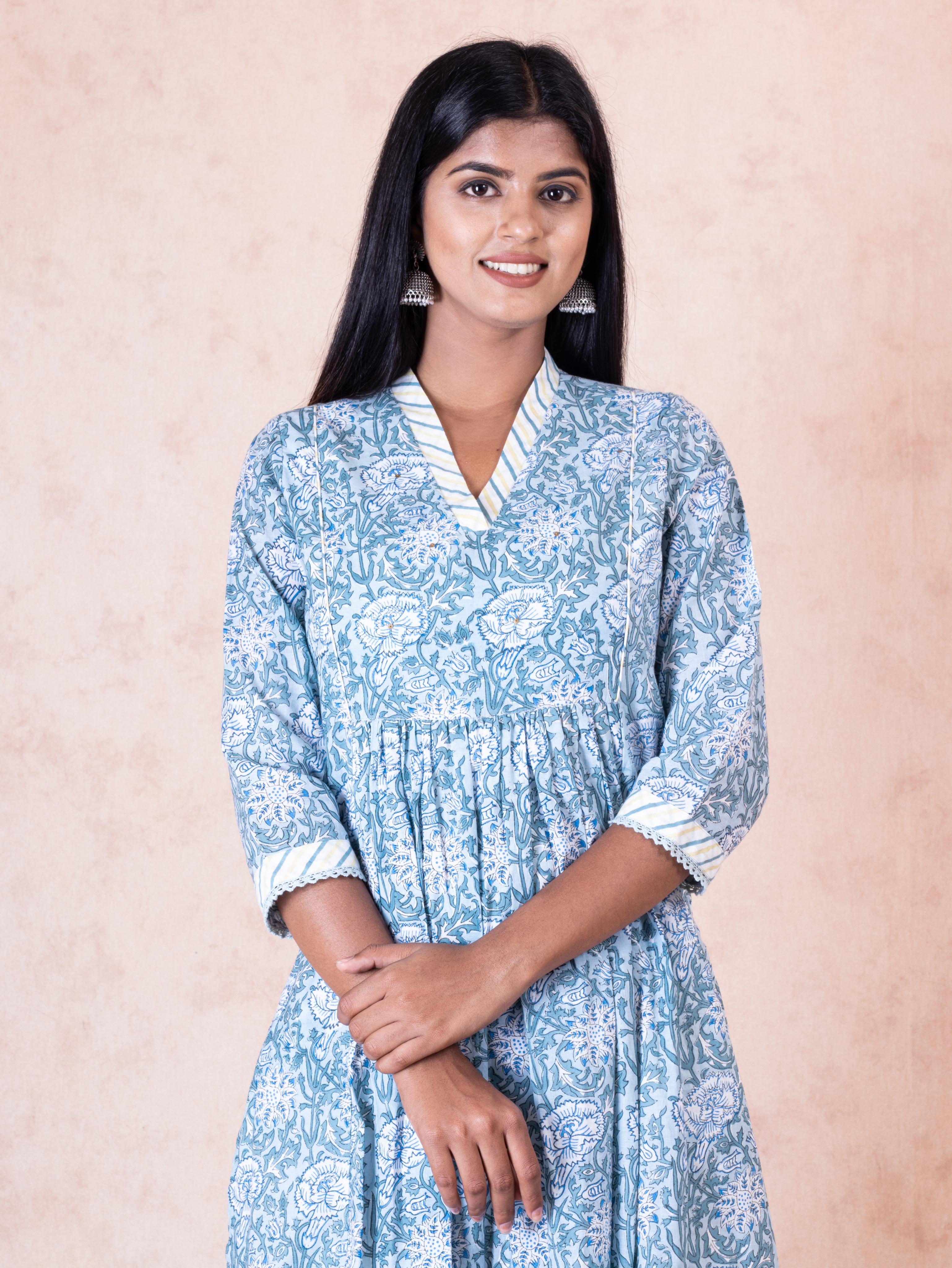 this sanganeri kurta is exposed with - 18188559 - Zoom Image - 0