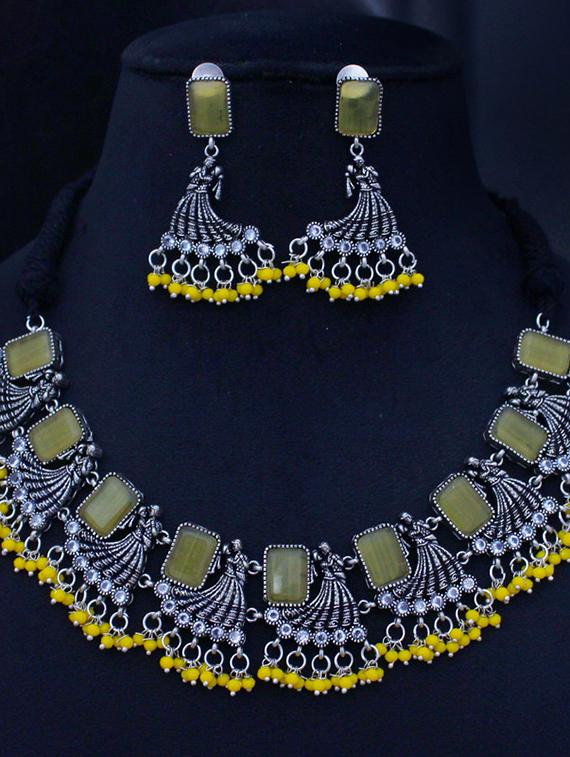 yellow metal necklaces and earring - 18189142 - Standard Image - 3