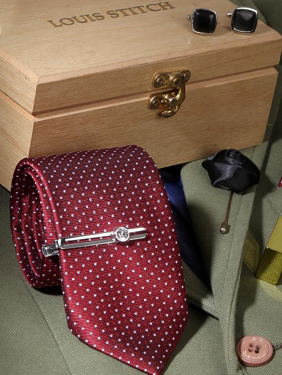 polka red feel silk that is soft, rich in colour and beautiful to feel. the stitching thread are well finished. premium heavy quali interlining gets a perfect knot everytime. loved worldwide for sle ty
