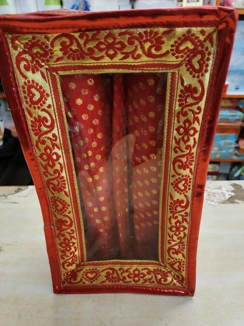 red gift set - 18201106 - Standard Image - 0