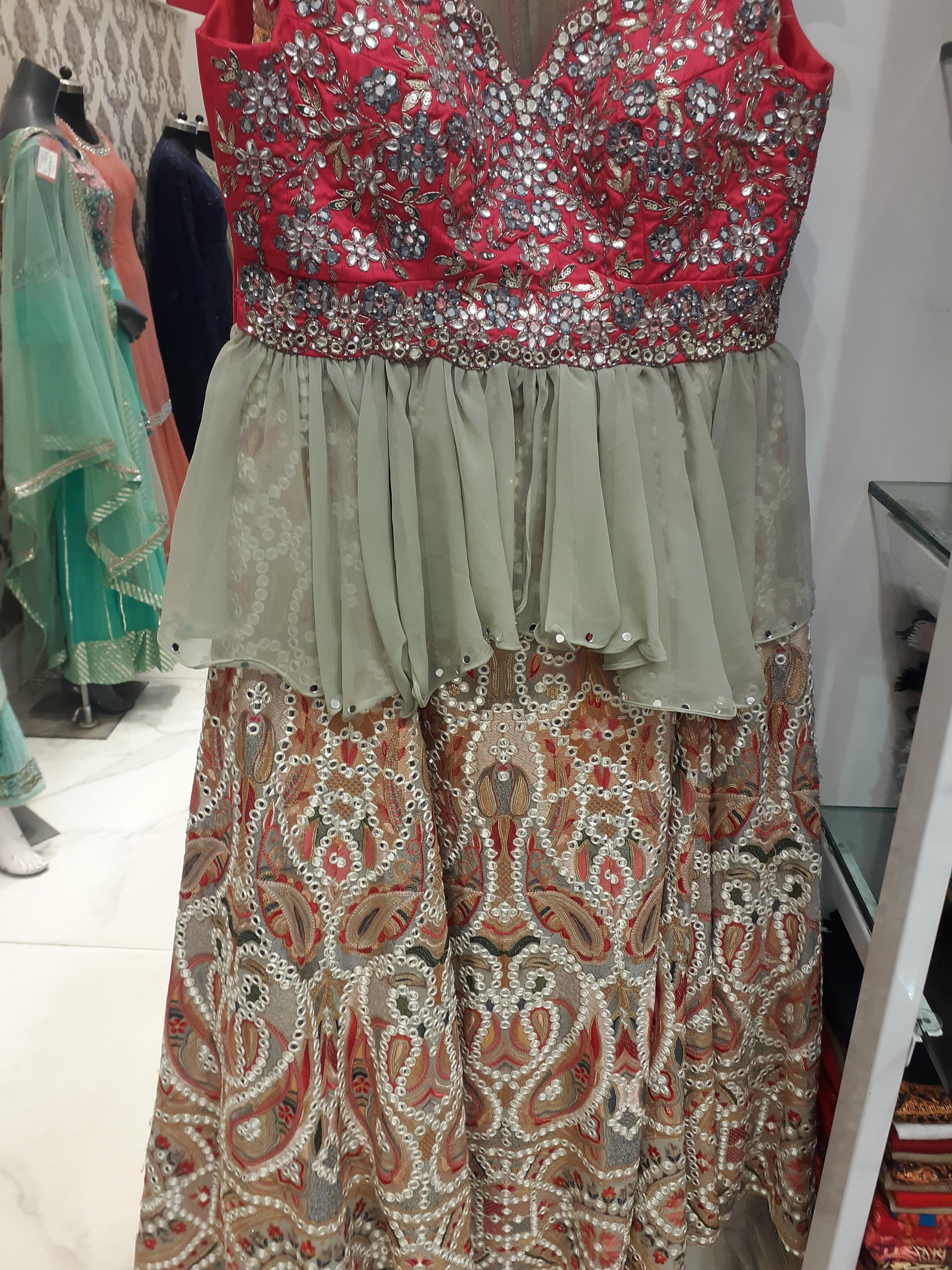 ladies lehengas - 18201897 - Zoom Image - 0