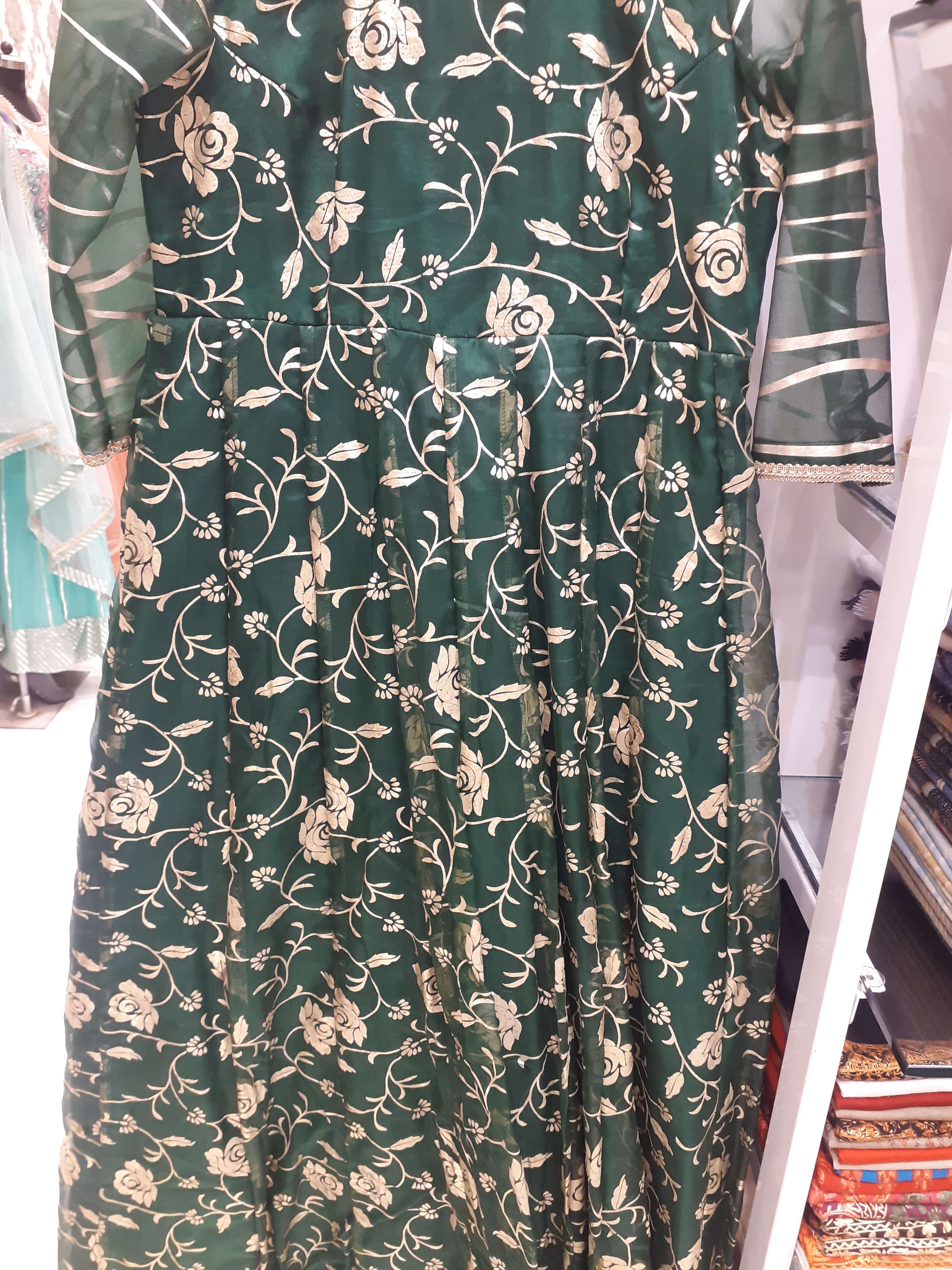 ladies gowns - 18203657 - Zoom Image - 0