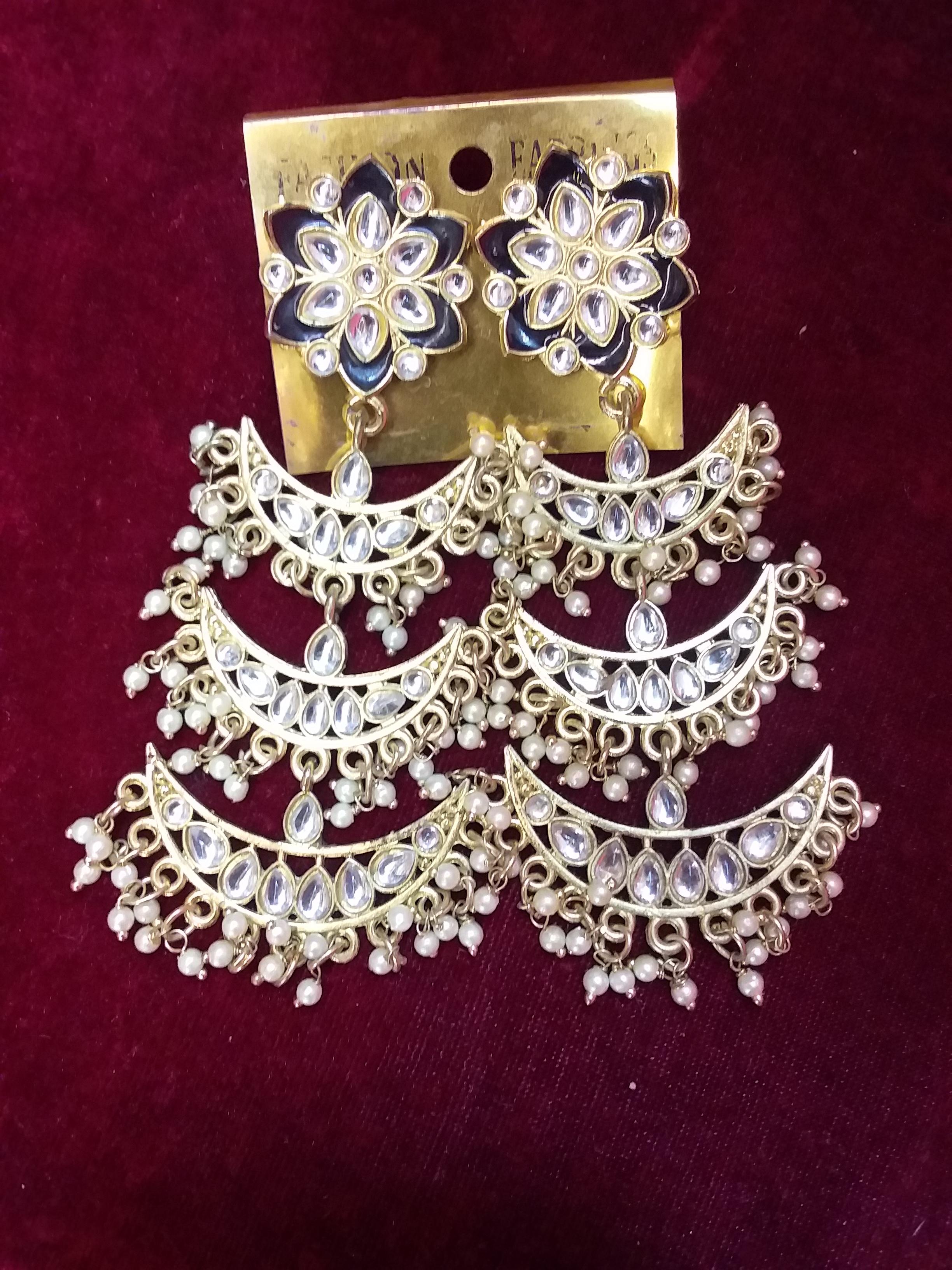 kundan with menakari earring  - 18203892 -  Zoom Image - 0