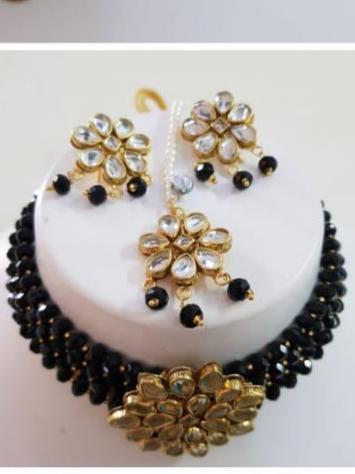 necklelaces with earring and maang tikka - 18211428 -  Standard Image - 0