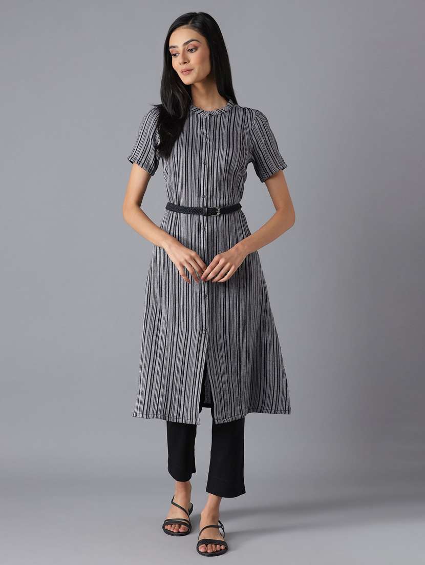 women's front slit kurta