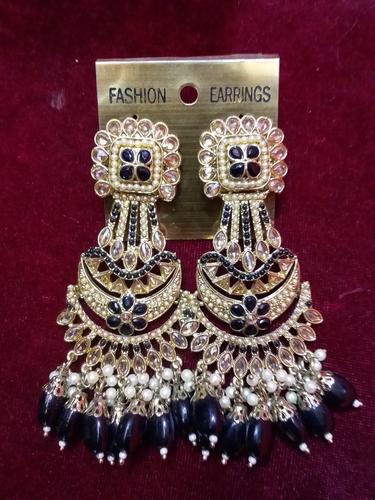 earring for women - 18218563 - Standard Image - 0