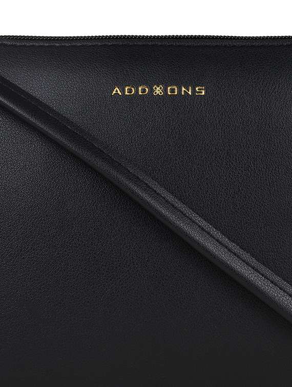 black solid regular sling bag - 18219523 -  Standard Image - 3