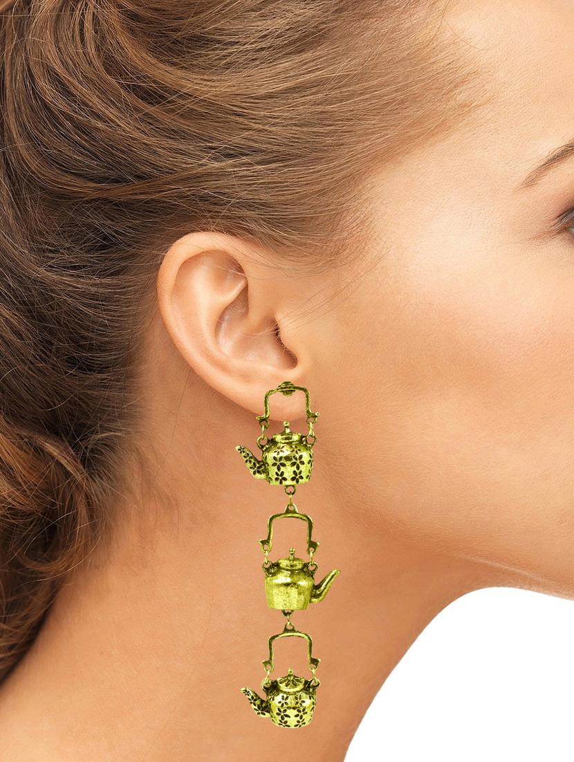 gold metal drop earring - 18228988 - Standard Image - 3