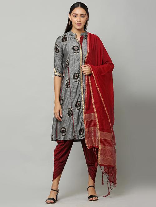 grey suit set - 18234485 -  Standard Image - 0