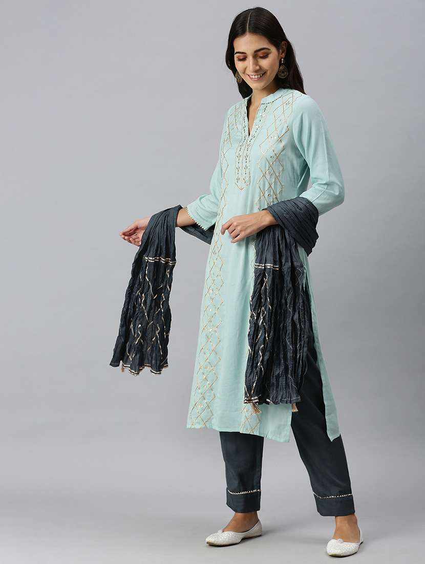 women gota work mandarin neck kurta pant set with dupatta - 18260943 -  Standard Image - 3