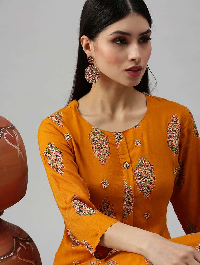 women floral round neck kurta palazzo set - 18260955 -  Standard Image - 5