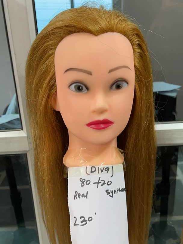 dummy synthetic hair - 18263342 - Zoom Image - 0