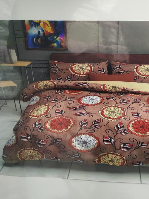 double bed bedsheets  - 18271163 -  Standard Image - 0