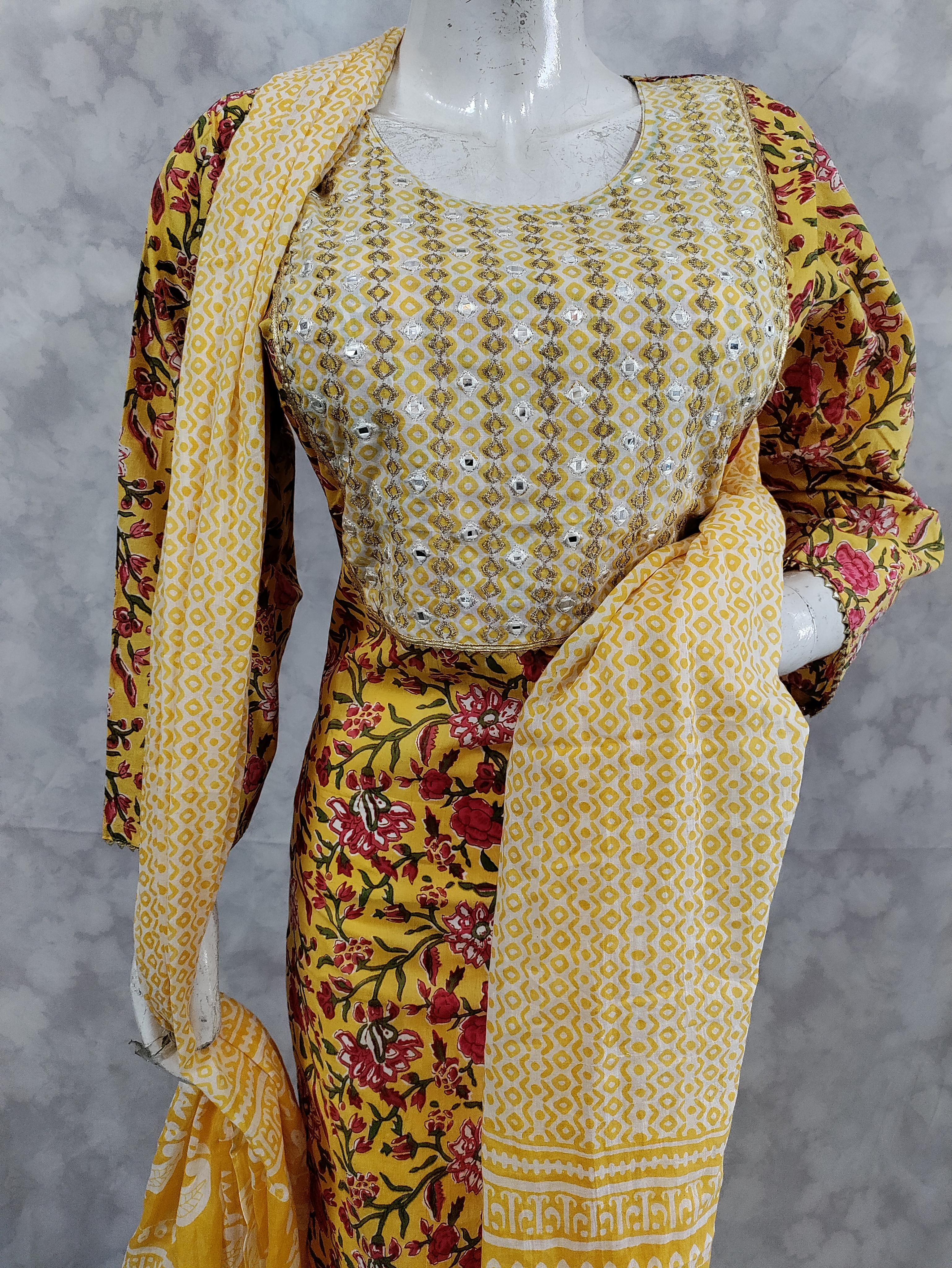 camric cotton printed with duppatta set - 18273314 - Zoom Image - 0