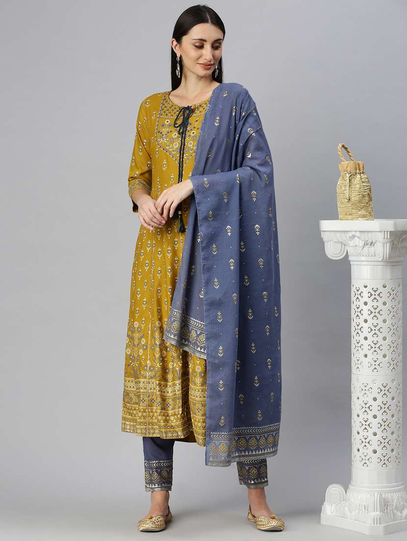 women three quarter sleeve kurta pant with dupatta set - 18285621 -  Standard Image - 3