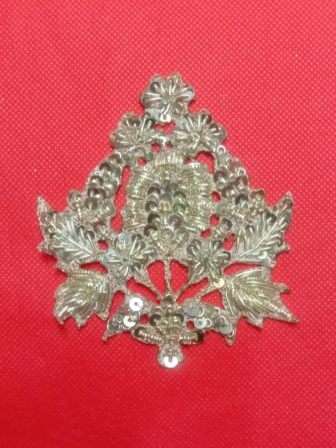gold embroidered patch  - 18287608 -  Zoom Image - 0