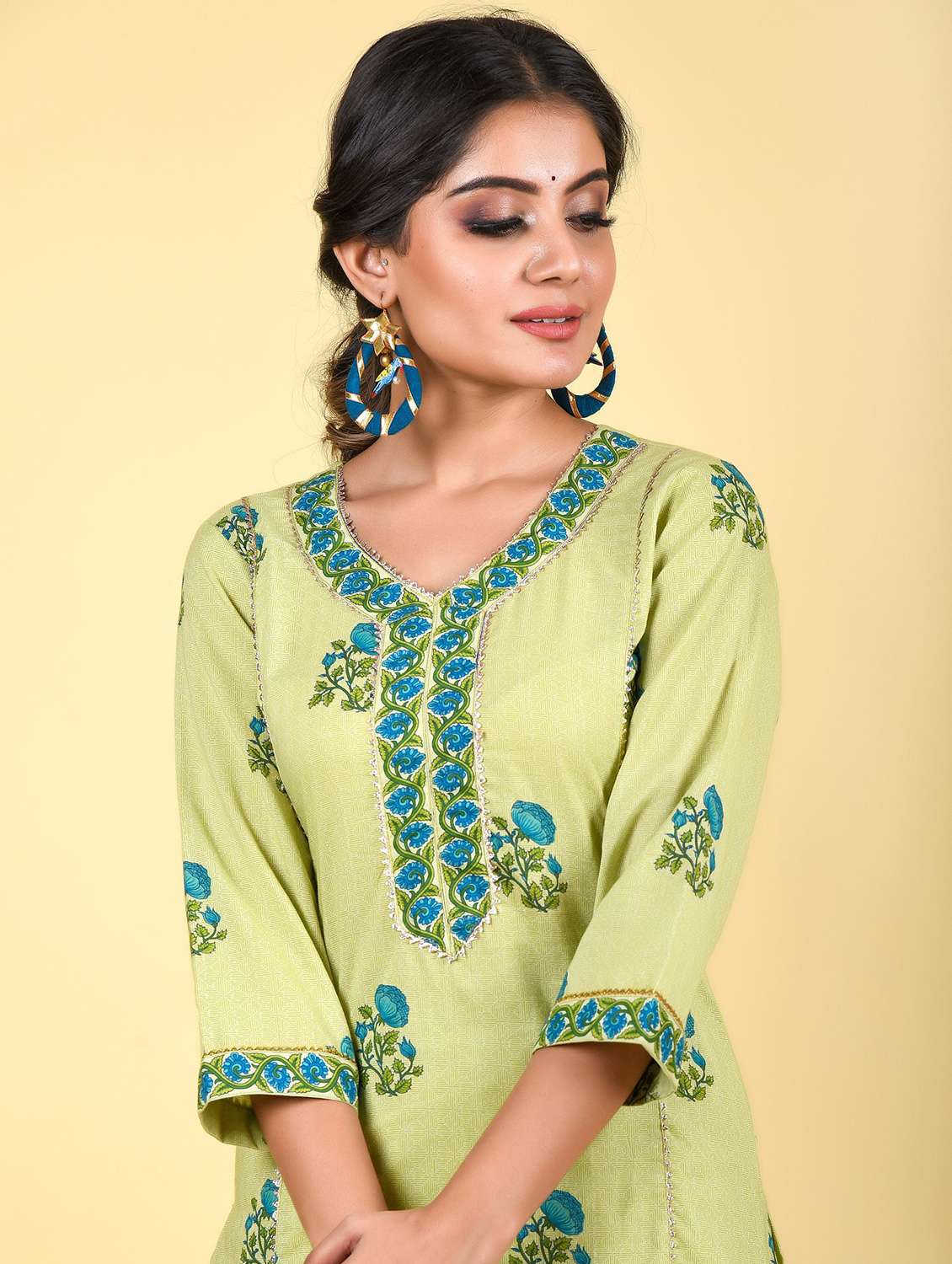 women three quarter sleeve kurta pant with dupatta set - 18294443 -  Standard Image - 3