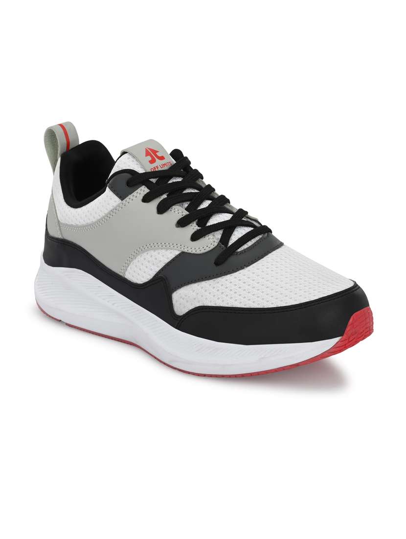 men lace up sneakers