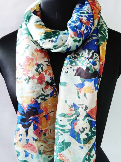 pure silk scarf english design size:  - 18304136 -  Standard Image - 0