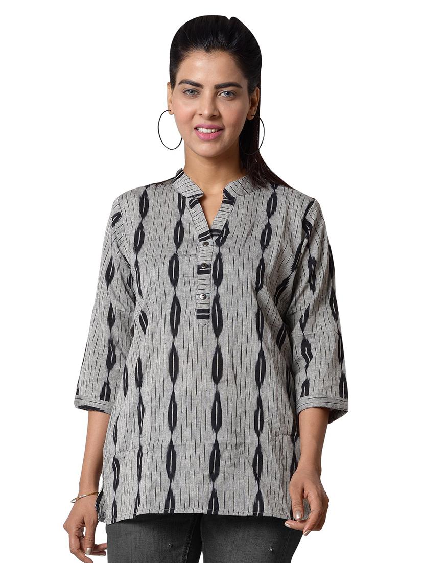 three quarter sleeved ikat printed regular top - 18305284 - Zoom Image - 0