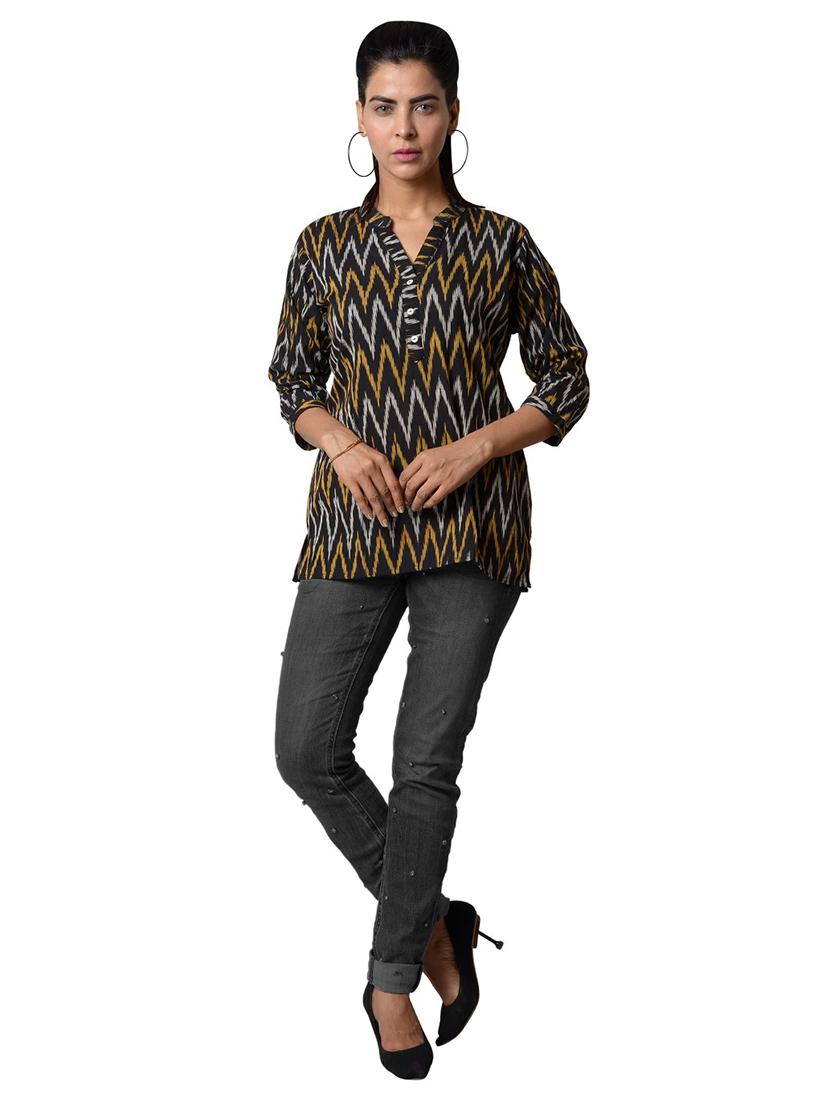 three quarter sleeved ikat printed regular top - 18305285 - Standard Image - 3