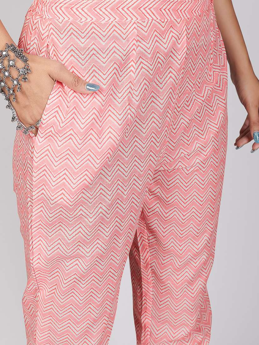 pink printed suit set - 18306114 -  Standard Image - 3