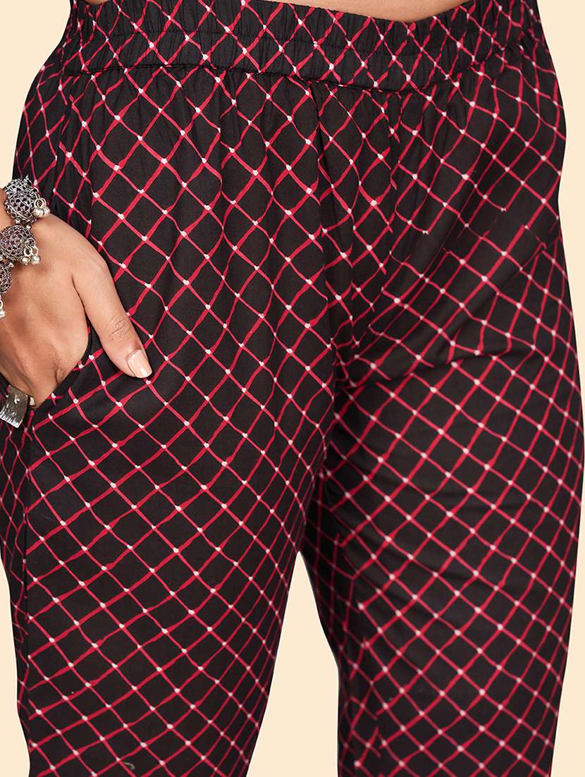 brown suit set - 18306234 -  Standard Image - 3